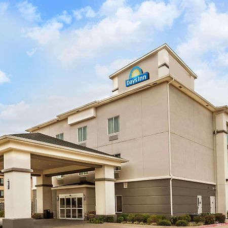 Days Inn & Suites By Wyndham Mineral Wells Εξωτερικό φωτογραφία