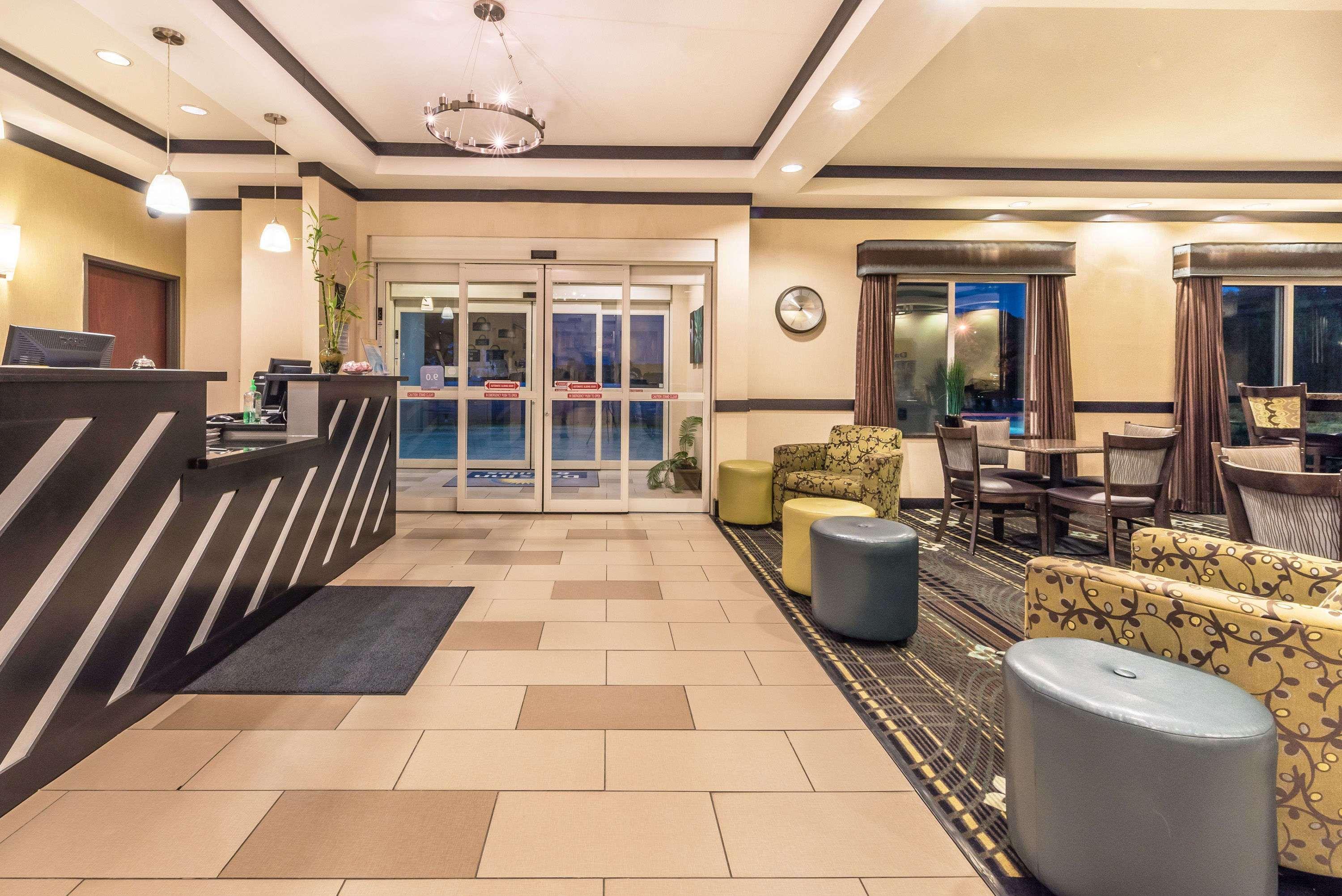 Days Inn & Suites By Wyndham Mineral Wells Εξωτερικό φωτογραφία