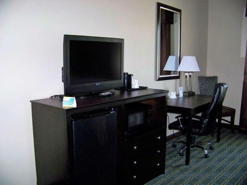 Days Inn & Suites By Wyndham Mineral Wells Εξωτερικό φωτογραφία