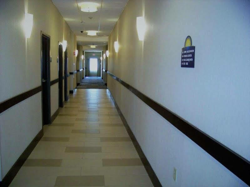 Days Inn & Suites By Wyndham Mineral Wells Εξωτερικό φωτογραφία