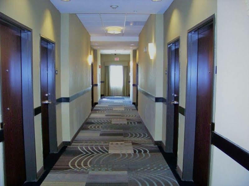 Days Inn & Suites By Wyndham Mineral Wells Εξωτερικό φωτογραφία